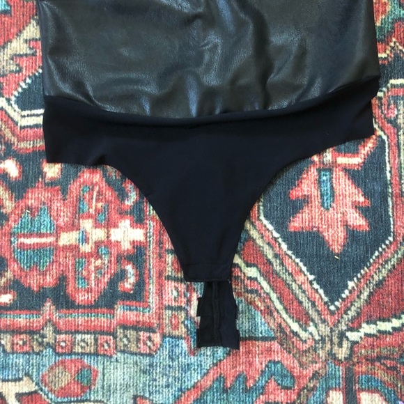 Commando | Faux Leather Bodysuit - Picture 4 of 9